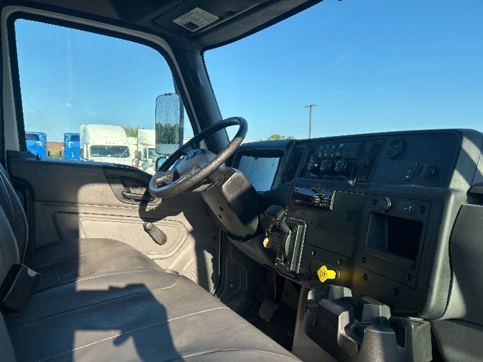 Medium Duty Box Truck-Light and Medium Duty Trucks-International-2021-MV607-Greensboro-NC-40,265\n\t\tmiles-$ 74,250 - Image 21