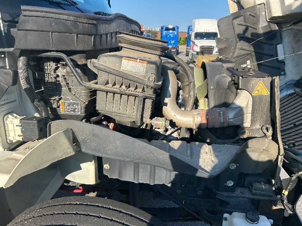 Medium Duty Box Truck-Light and Medium Duty Trucks-International-2021-MV607-Greensboro-NC-40,265\n\t\tmiles-$ 74,250 - Image 22