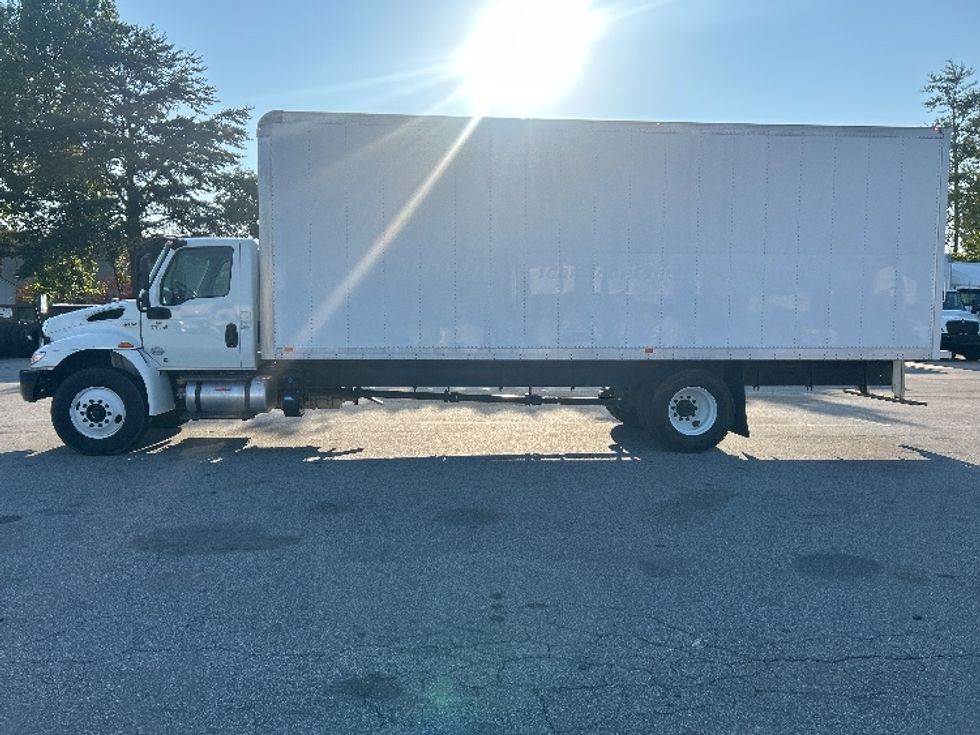 Medium Duty Box Truck-Light and Medium Duty Trucks-International-2021-MV607-Greensboro-NC-40,265\n\t\tmiles-$ 74,250 - Image 4