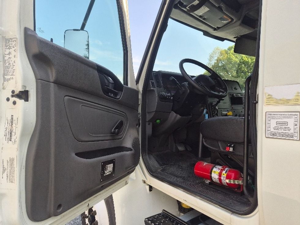 Medium Duty Box Truck-Light and Medium Duty Trucks-International-2021-MV607-Greensboro-NC-40,416\n\t\tmiles-$ 71,250 - Image 15