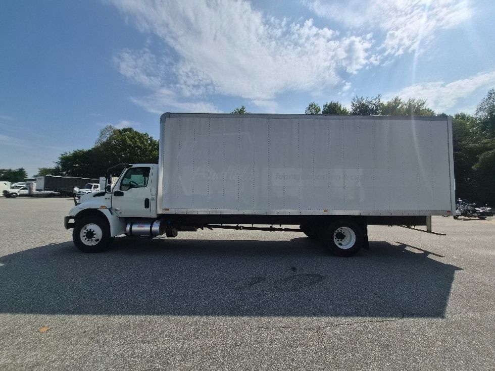 Medium Duty Box Truck-Light and Medium Duty Trucks-International-2021-MV607-Greensboro-NC-40,416\n\t\tmiles-$ 71,250 - Image 4
