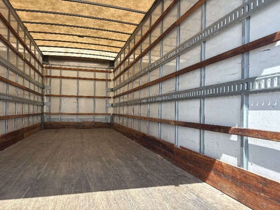 Medium Duty Box Truck-Light and Medium Duty Trucks-International-2021-MV607-Hammond-LA-109,790\n\t\tmiles-$ 71,000 - Image 12
