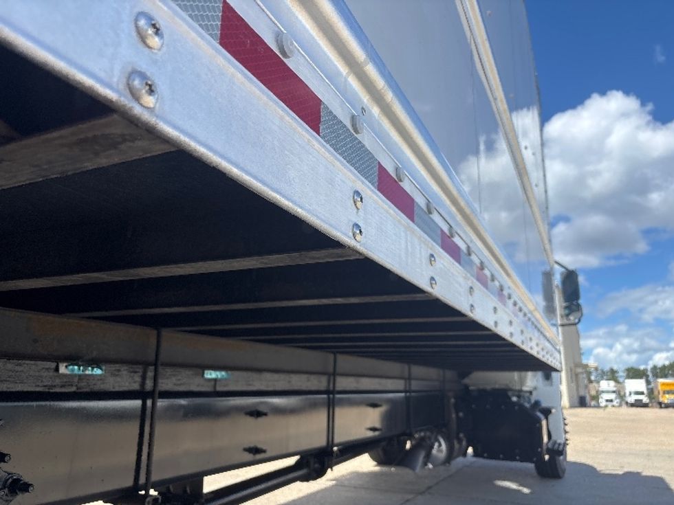 Medium Duty Box Truck-Light and Medium Duty Trucks-International-2021-MV607-Hammond-LA-109,790\n\t\tmiles-$ 71,000 - Image 14