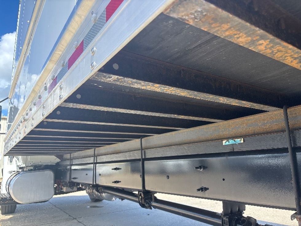 Medium Duty Box Truck-Light and Medium Duty Trucks-International-2021-MV607-Hammond-LA-109,790\n\t\tmiles-$ 71,000 - Image 5