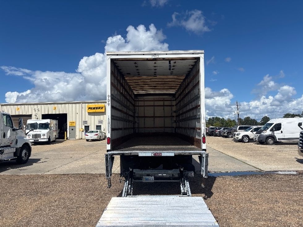 Medium Duty Box Truck-Light and Medium Duty Trucks-International-2021-MV607-Hammond-LA-109,790\n\t\tmiles-$ 71,000 - Image 8