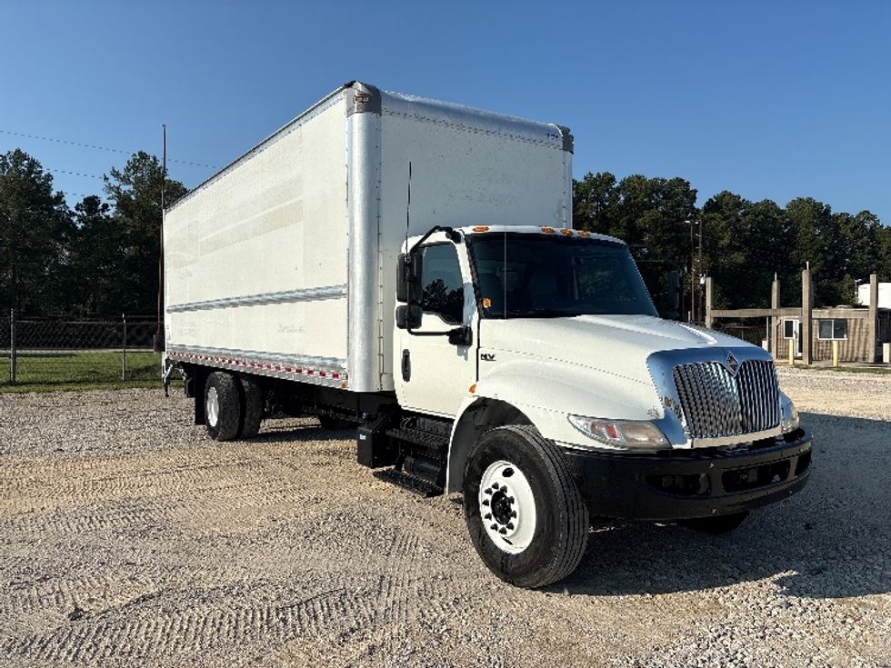 Medium Duty Box Truck-Light and Medium Duty Trucks-International-2021-MV607-Hammond-LA-123,799\n\t\tmiles-$ 69,250 - Image 1