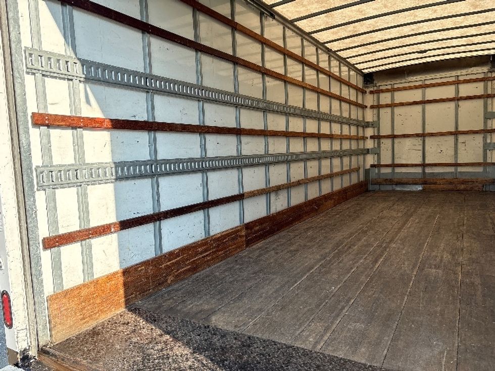 Medium Duty Box Truck-Light and Medium Duty Trucks-International-2021-MV607-Hammond-LA-123,799\n\t\tmiles-$ 69,250 - Image 11