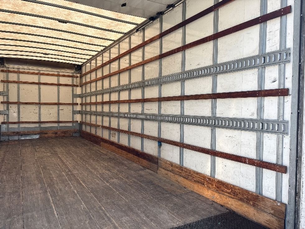 Medium Duty Box Truck-Light and Medium Duty Trucks-International-2021-MV607-Hammond-LA-123,799\n\t\tmiles-$ 69,250 - Image 12