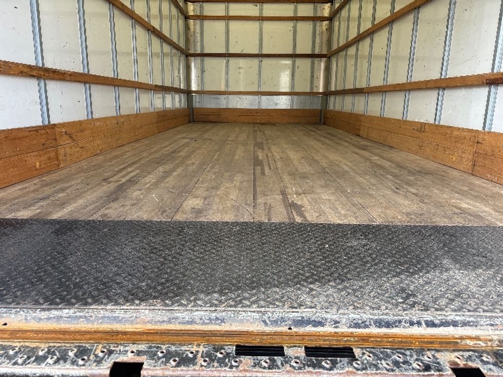 Medium Duty Box Truck-Light and Medium Duty Trucks-International-2021-MV607-Hammond-LA-147,660\n\t\tmiles-$ 44,000 - Image 10