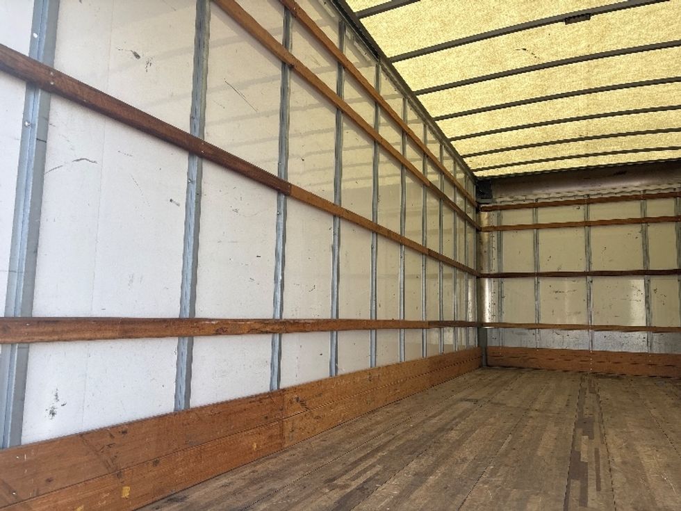 Medium Duty Box Truck-Light and Medium Duty Trucks-International-2021-MV607-Hammond-LA-147,660\n\t\tmiles-$ 44,000 - Image 11