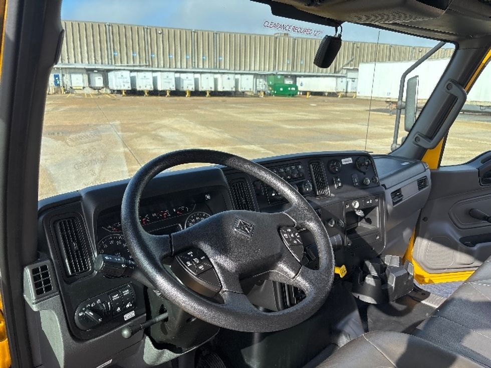 Medium Duty Box Truck-Light and Medium Duty Trucks-International-2021-MV607-Hammond-LA-147,660\n\t\tmiles-$ 44,000 - Image 17