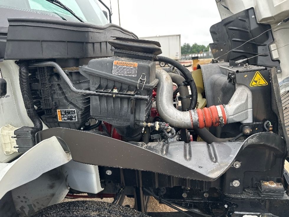 Medium Duty Box Truck-Light and Medium Duty Trucks-International-2021-MV607-Hammond-LA-149,360\n\t\tmiles-$ 60,250 - Image 23