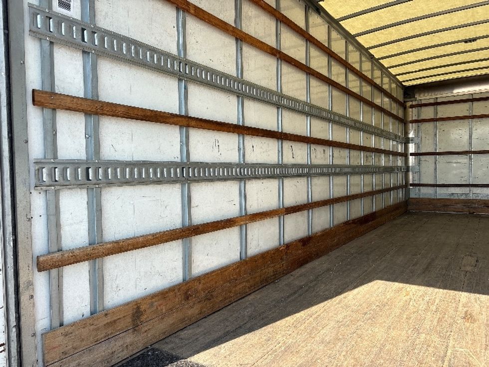 Medium Duty Box Truck-Light and Medium Duty Trucks-International-2021-MV607-Hammond-LA-166,797\n\t\tmiles-$ 62,250 - Image 11