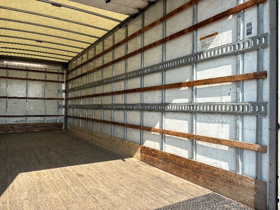 Medium Duty Box Truck-Light and Medium Duty Trucks-International-2021-MV607-Hammond-LA-166,797\n\t\tmiles-$ 62,250 - Image 12