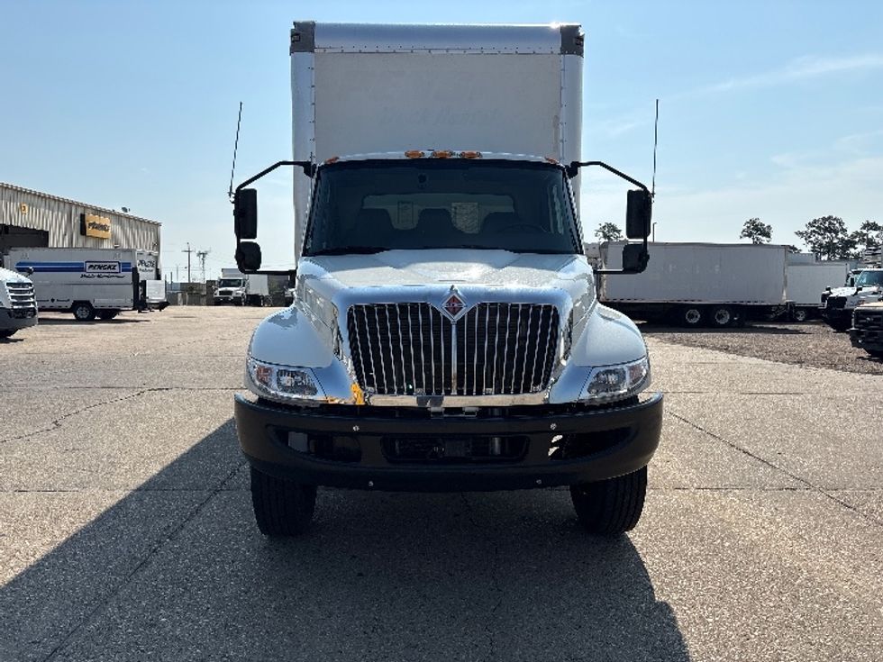 Medium Duty Box Truck-Light and Medium Duty Trucks-International-2021-MV607-Hammond-LA-166,797\n\t\tmiles-$ 62,250 - Image 2