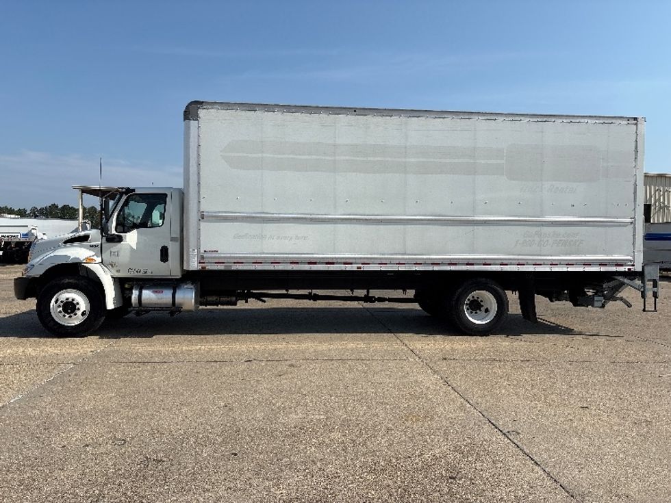 Medium Duty Box Truck-Light and Medium Duty Trucks-International-2021-MV607-Hammond-LA-166,797\n\t\tmiles-$ 62,250 - Image 4