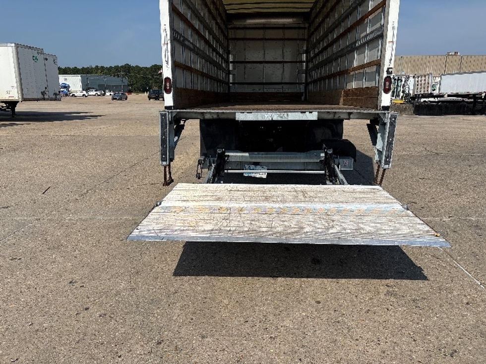 Medium Duty Box Truck-Light and Medium Duty Trucks-International-2021-MV607-Hammond-LA-166,797\n\t\tmiles-$ 62,250 - Image 9
