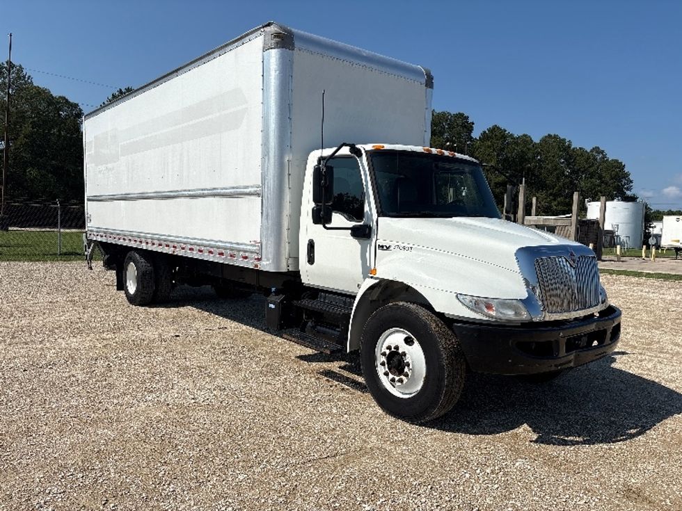 Medium Duty Box Truck-Light and Medium Duty Trucks-International-2021-MV607-Hammond-LA-168,346\n\t\tmiles-$ 62,000 - Image 1