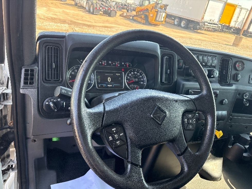 Medium Duty Box Truck-Light and Medium Duty Trucks-International-2021-MV607-Hammond-LA-168,346\n\t\tmiles-$ 62,000 - Image 16