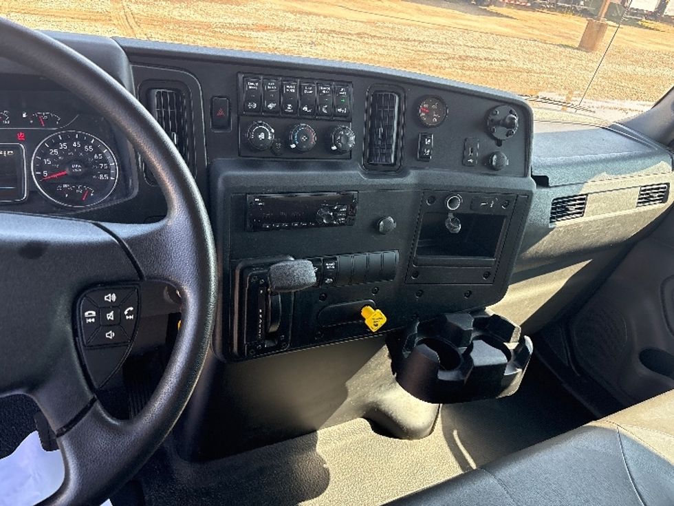 Medium Duty Box Truck-Light and Medium Duty Trucks-International-2021-MV607-Hammond-LA-168,346\n\t\tmiles-$ 62,000 - Image 17