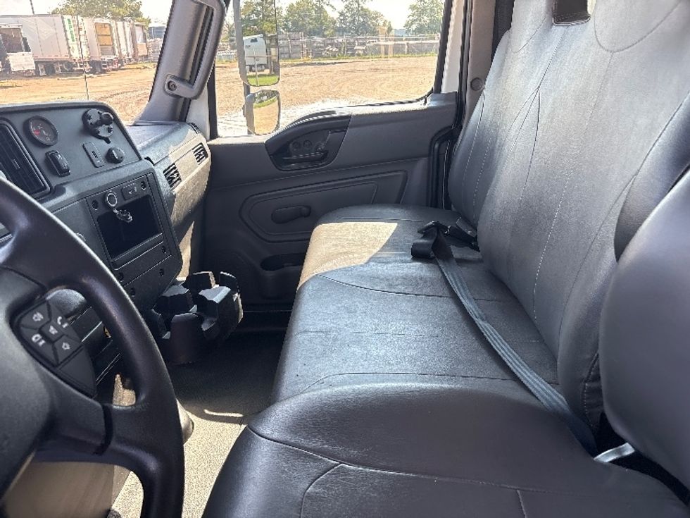 Medium Duty Box Truck-Light and Medium Duty Trucks-International-2021-MV607-Hammond-LA-168,346\n\t\tmiles-$ 62,000 - Image 18