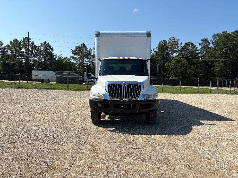 Medium Duty Box Truck-Light and Medium Duty Trucks-International-2021-MV607-Hammond-LA-168,346\n\t\tmiles-$ 62,000 - Image 2
