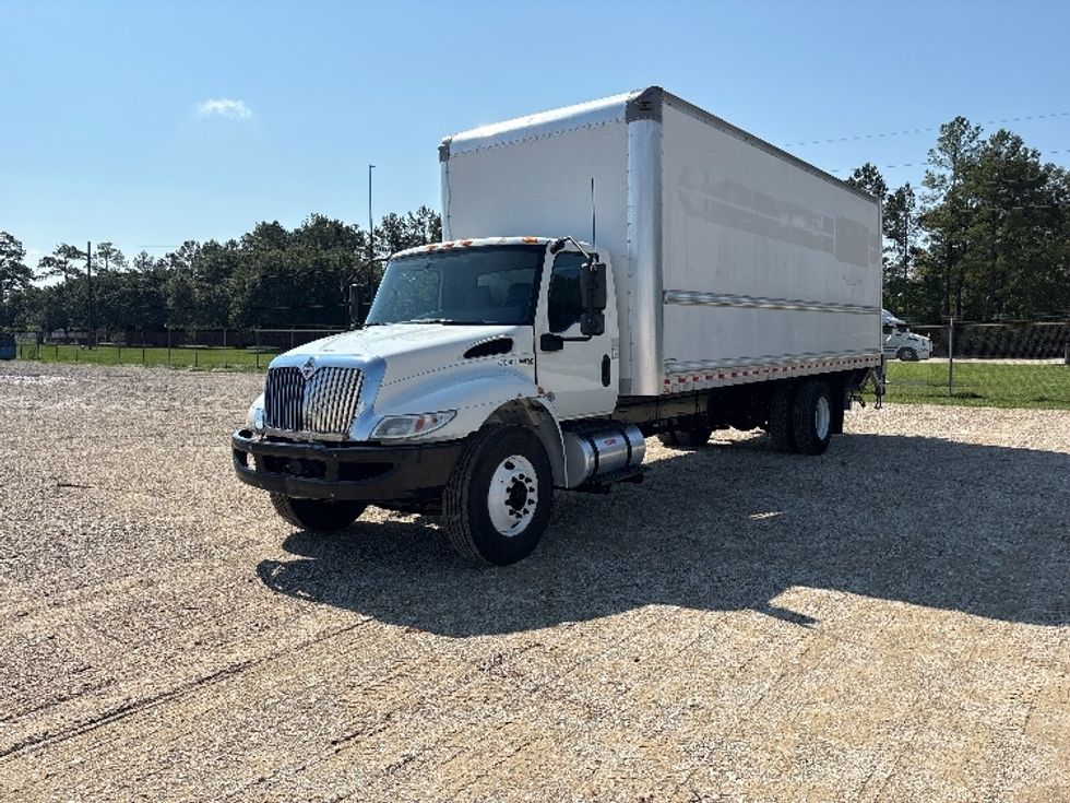 Medium Duty Box Truck-Light and Medium Duty Trucks-International-2021-MV607-Hammond-LA-168,346\n\t\tmiles-$ 62,000 - Image 3