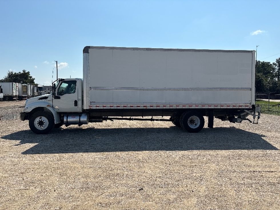 Medium Duty Box Truck-Light and Medium Duty Trucks-International-2021-MV607-Hammond-LA-168,346\n\t\tmiles-$ 62,000 - Image 4