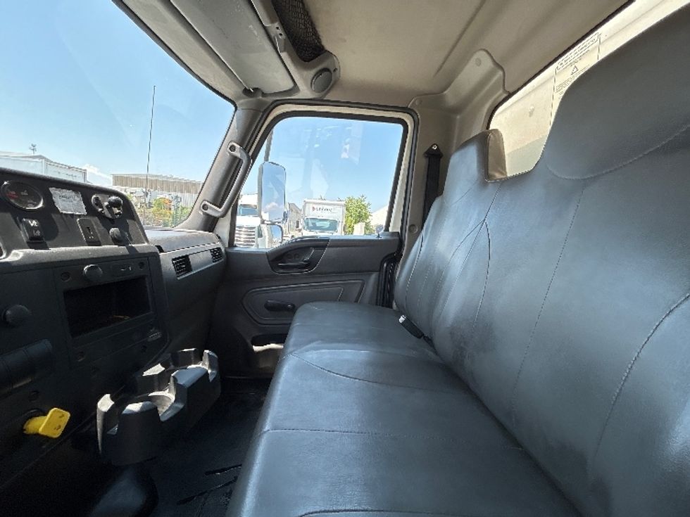 Medium Duty Box Truck-Light and Medium Duty Trucks-International-2021-MV607-Hammond-LA-213,262\n\t\tmiles-$ 47,250 - Image 19