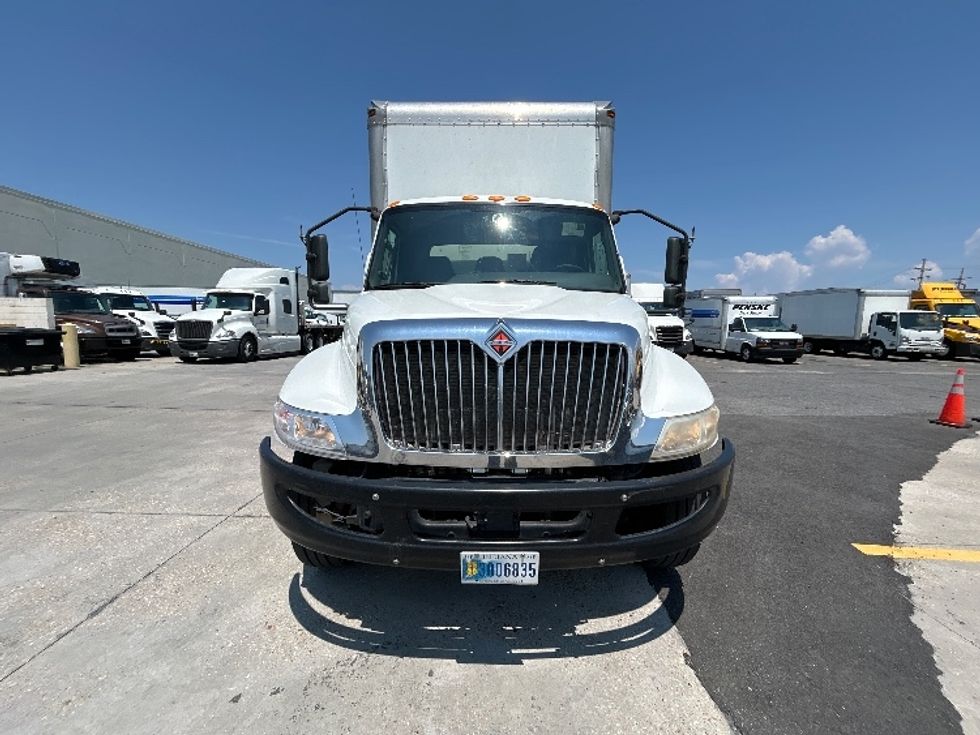 Medium Duty Box Truck-Light and Medium Duty Trucks-International-2021-MV607-Hammond-LA-213,262\n\t\tmiles-$ 47,250 - Image 2