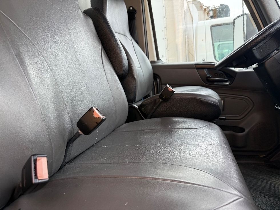 Medium Duty Box Truck-Light and Medium Duty Trucks-International-2021-MV607-Hammond-LA-213,262\n\t\tmiles-$ 47,250 - Image 22