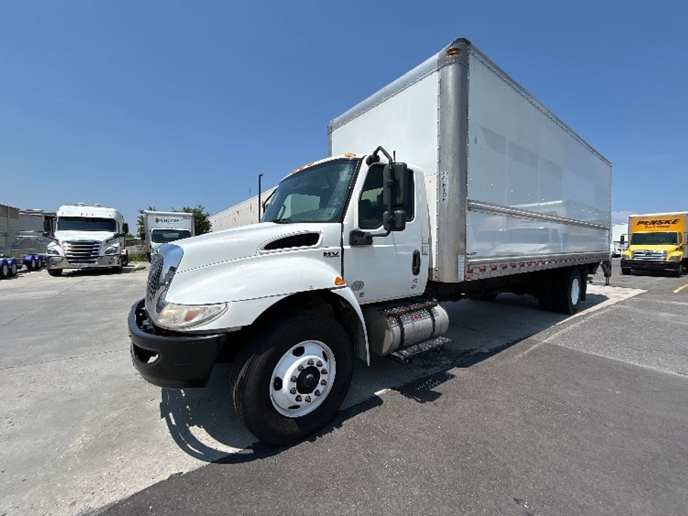 Medium Duty Box Truck-Light and Medium Duty Trucks-International-2021-MV607-Hammond-LA-213,262\n\t\tmiles-$ 47,250 - Image 3