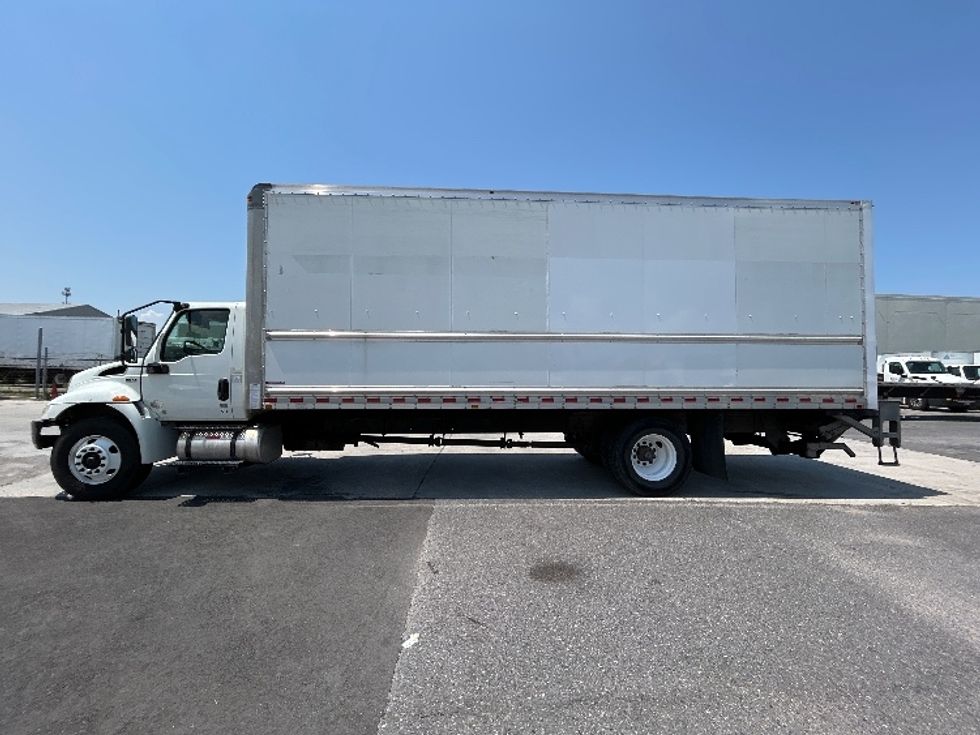 Medium Duty Box Truck-Light and Medium Duty Trucks-International-2021-MV607-Hammond-LA-213,262\n\t\tmiles-$ 47,250 - Image 4