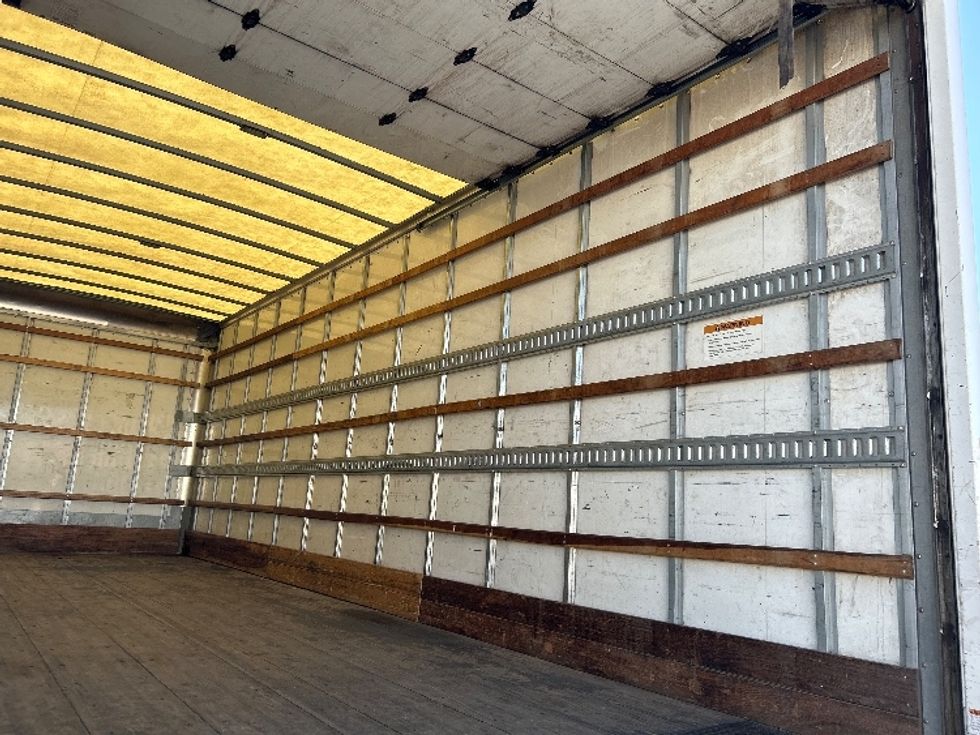 Medium Duty Box Truck-Light and Medium Duty Trucks-International-2021-MV607-Hammond-LA-220,234\n\t\tmiles-$ 46,500 - Image 12