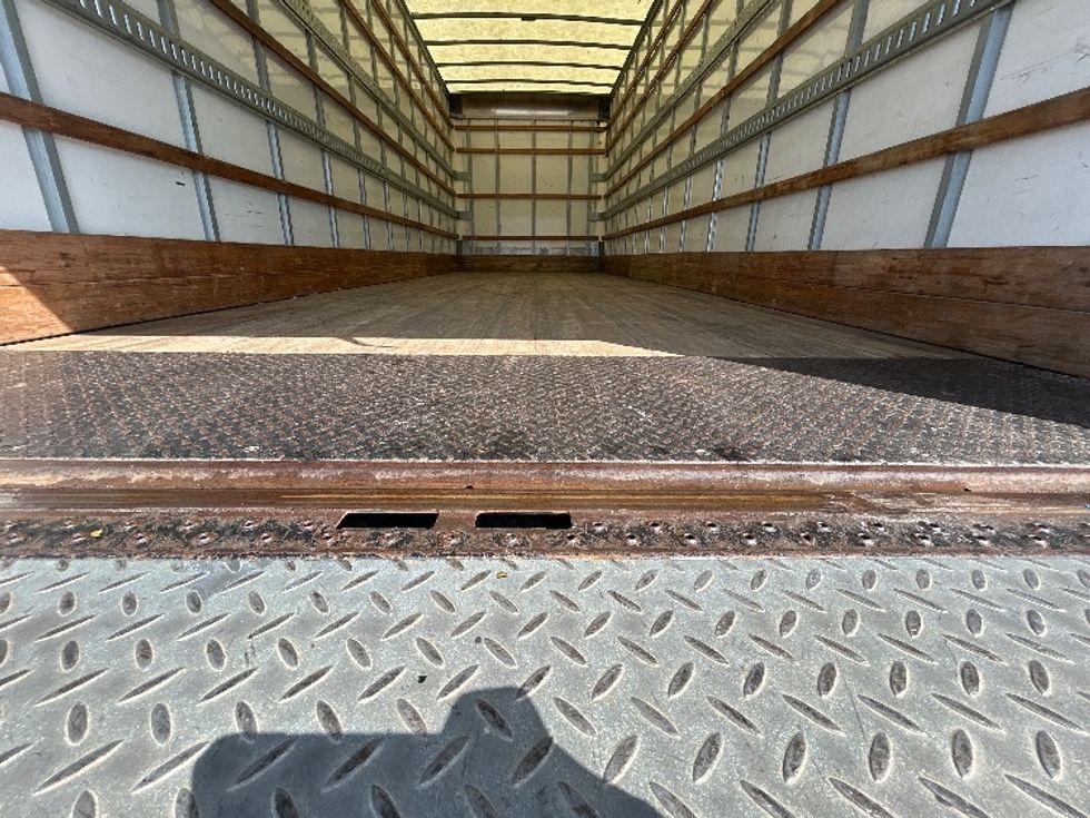 Medium Duty Box Truck-Light and Medium Duty Trucks-International-2021-MV607-Hammond-LA-224,181\n\t\tmiles-$ 46,000 - Image 10