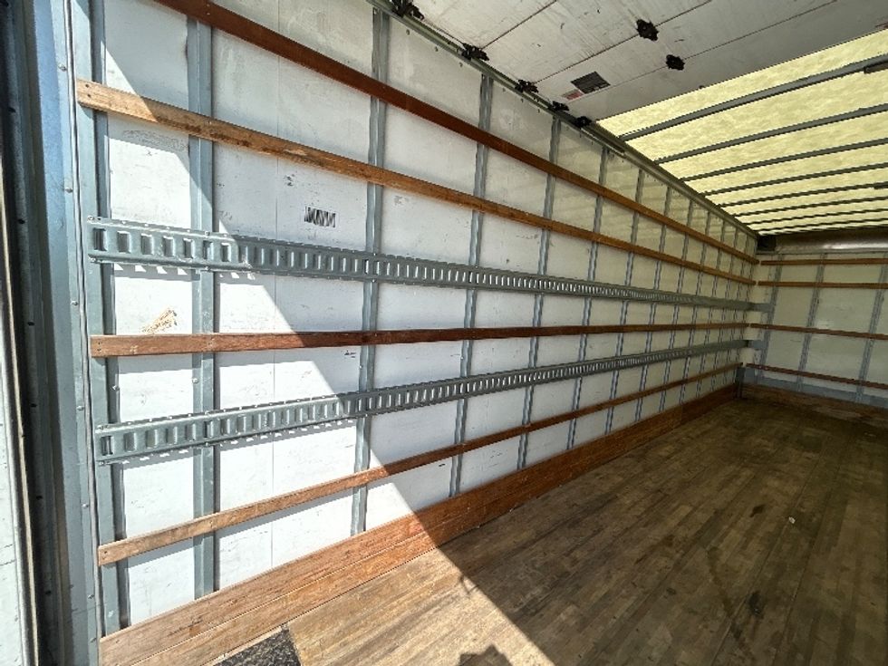 Medium Duty Box Truck-Light and Medium Duty Trucks-International-2021-MV607-Hammond-LA-224,181\n\t\tmiles-$ 46,000 - Image 11