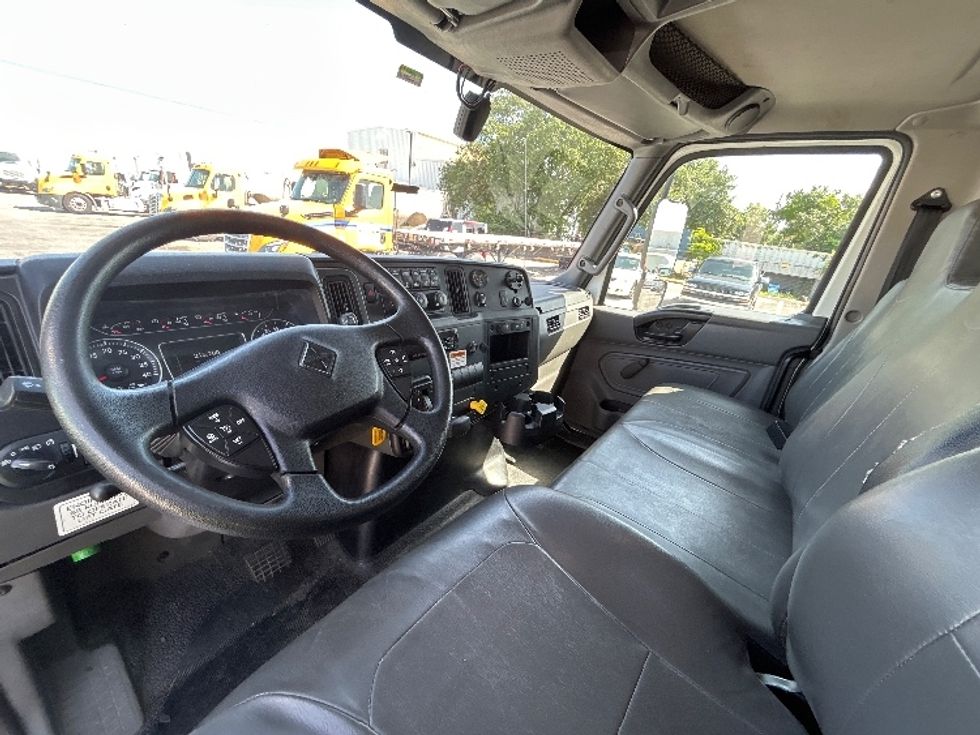 Medium Duty Box Truck-Light and Medium Duty Trucks-International-2021-MV607-Hammond-LA-224,181\n\t\tmiles-$ 46,000 - Image 17