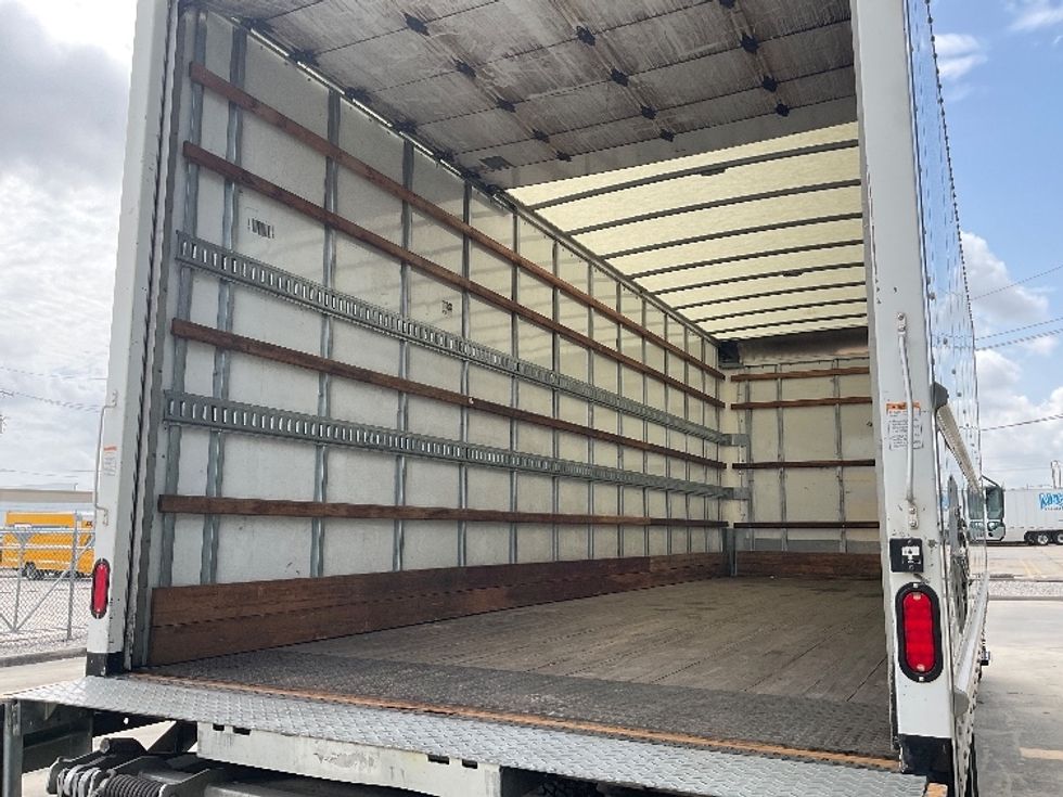 Medium Duty Box Truck-Light and Medium Duty Trucks-International-2021-MV607-Hammond-LA-232,801\n\t\tmiles-$ 49,750 - Image 11