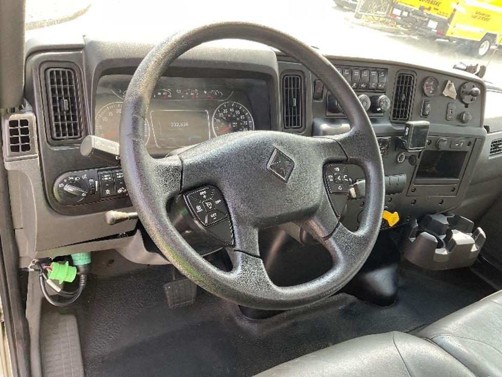 Medium Duty Box Truck-Light and Medium Duty Trucks-International-2021-MV607-Hammond-LA-232,801\n\t\tmiles-$ 49,750 - Image 18