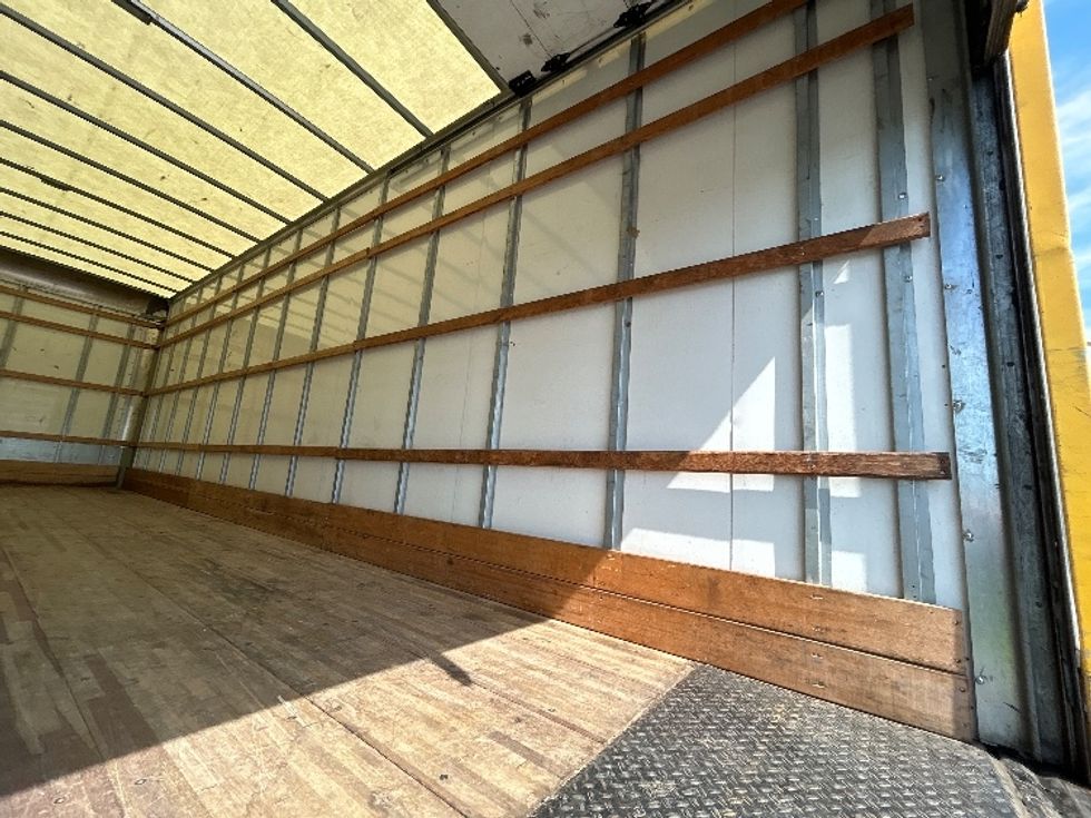 Medium Duty Box Truck-Light and Medium Duty Trucks-International-2021-MV607-Hammond-LA-259,464\n\t\tmiles-$ 31,750 - Image 11