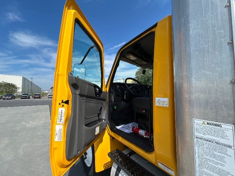 Medium Duty Box Truck-Light and Medium Duty Trucks-International-2021-MV607-Hammond-LA-259,464\n\t\tmiles-$ 31,750 - Image 15