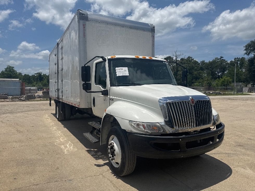 Medium Duty Box Truck-Light and Medium Duty Trucks-International-2021-MV607-Hammond-LA-58,221\n\t\tmiles-$ 72,750 - Image 1