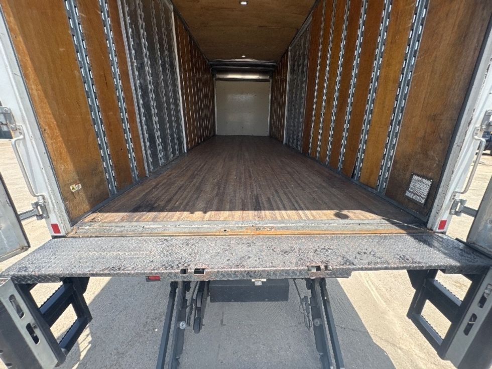 Medium Duty Box Truck-Light and Medium Duty Trucks-International-2021-MV607-Hammond-LA-58,221\n\t\tmiles-$ 72,750 - Image 10