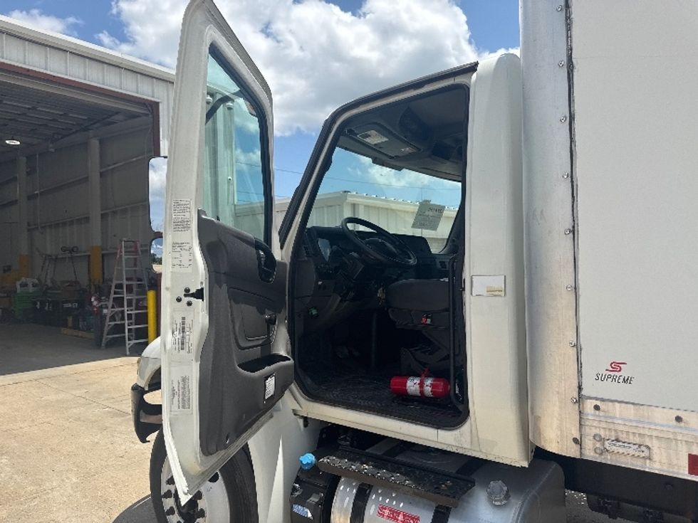 Medium Duty Box Truck-Light and Medium Duty Trucks-International-2021-MV607-Hammond-LA-58,221\n\t\tmiles-$ 72,750 - Image 16