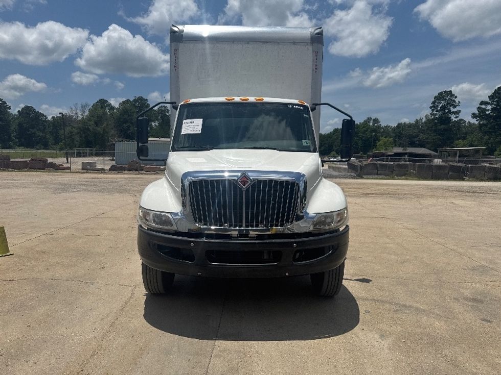 Medium Duty Box Truck-Light and Medium Duty Trucks-International-2021-MV607-Hammond-LA-58,221\n\t\tmiles-$ 72,750 - Image 2