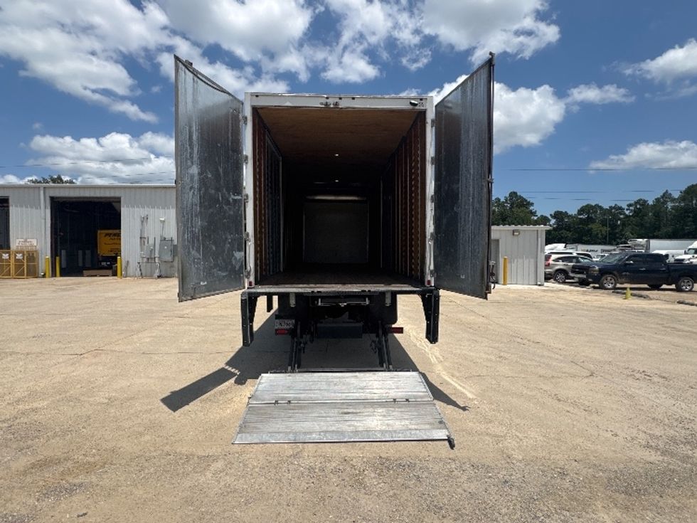 Medium Duty Box Truck-Light and Medium Duty Trucks-International-2021-MV607-Hammond-LA-58,221\n\t\tmiles-$ 72,750 - Image 9