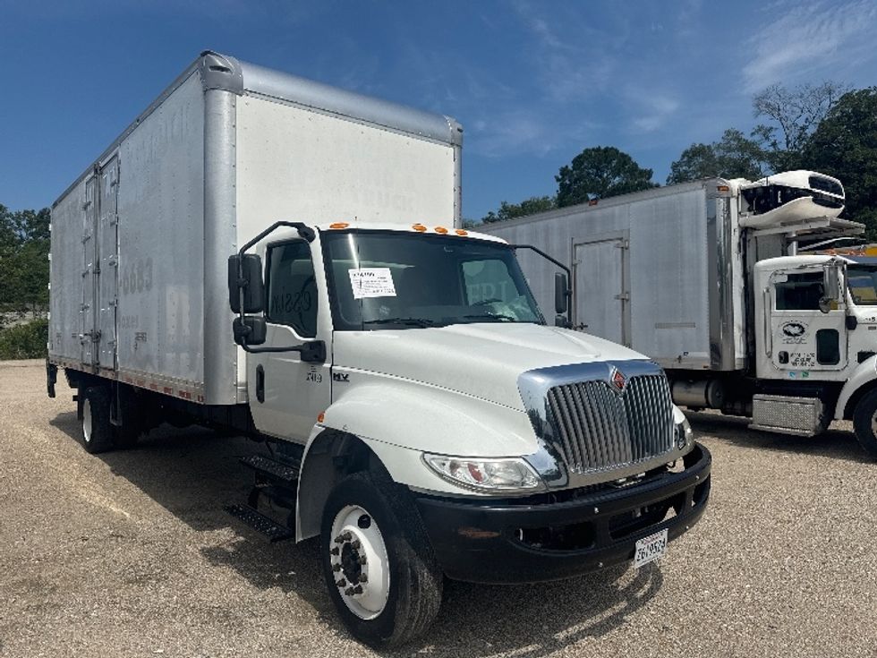 Medium Duty Box Truck-Light and Medium Duty Trucks-International-2021-MV607-Hammond-LA-73,387\n\t\tmiles-$ 71,750 - Image 1