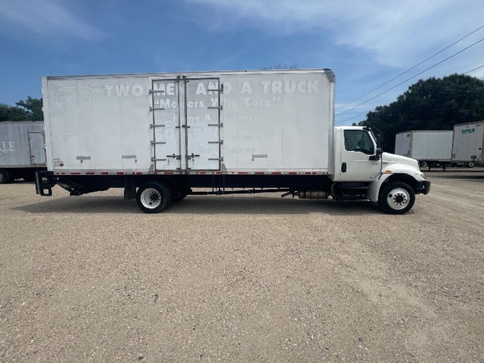 Medium Duty Box Truck-Light and Medium Duty Trucks-International-2021-MV607-Hammond-LA-73,387\n\t\tmiles-$ 71,750 - Image 13