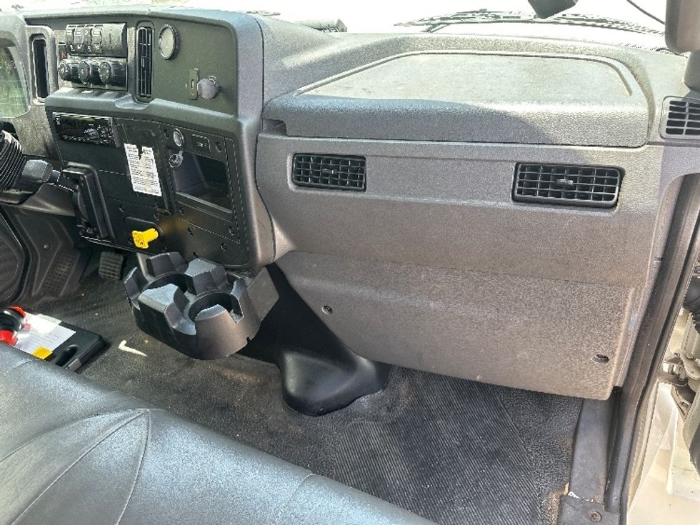 Medium Duty Box Truck-Light and Medium Duty Trucks-International-2021-MV607-Hammond-LA-73,387\n\t\tmiles-$ 71,750 - Image 19