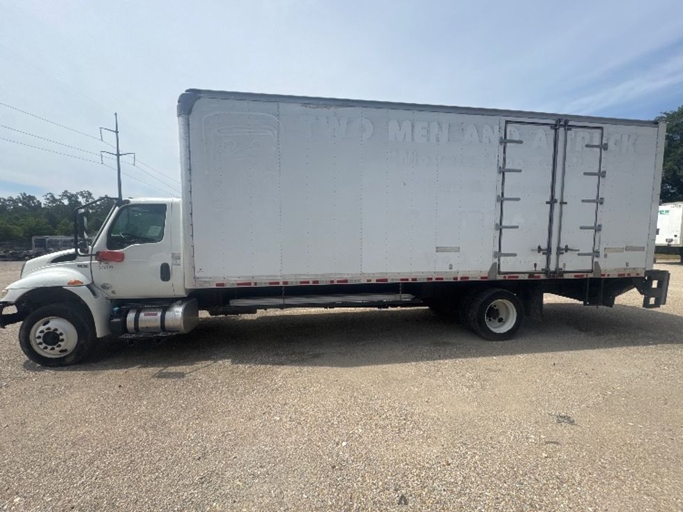 Medium Duty Box Truck-Light and Medium Duty Trucks-International-2021-MV607-Hammond-LA-73,387\n\t\tmiles-$ 71,750 - Image 4